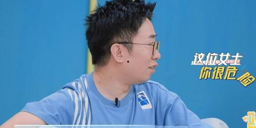 洪知秀前排吃瓜,揭秘娱乐圈幕后故事