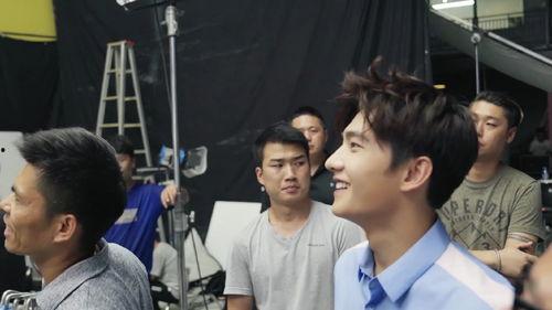 吃瓜博主演绎,带你领略明星真实生活