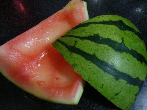 水生瓜跟鸡蛋能一起吃吗,水生瓜与鸡蛋的搭配禁忌解析