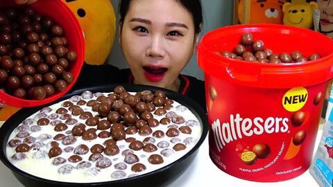 巧克力甜品吃瓜,巧克力甜品与吃瓜的甜蜜邂逅